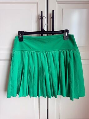 Excellent Condition Aerie Pleated Active Skirt Size L Green